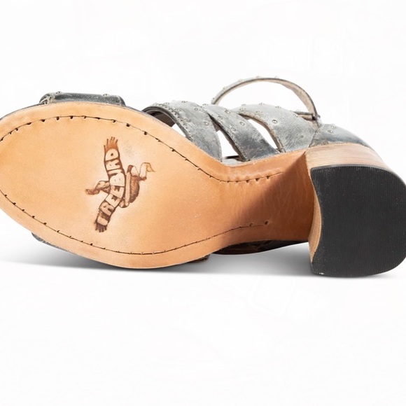 FREEBIRD BY STEVEN TANICA ICE LEATHER SANDALS W/SILVER STUD DETAILING SIZE 8 - Picture 5 of 7